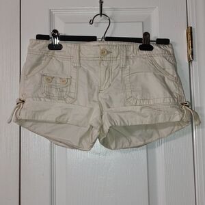 Aeropostale Juniors  light tan short shorts Sz 3/4